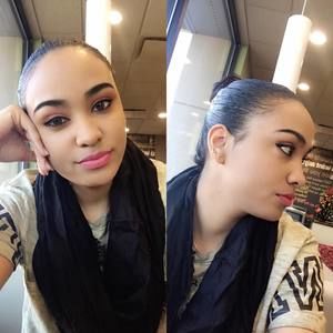 Meet your Posher, Charina